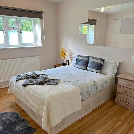 Pinner303 Alexandra Avenue Ha2 9Dxアパートメント エクステリア 写真