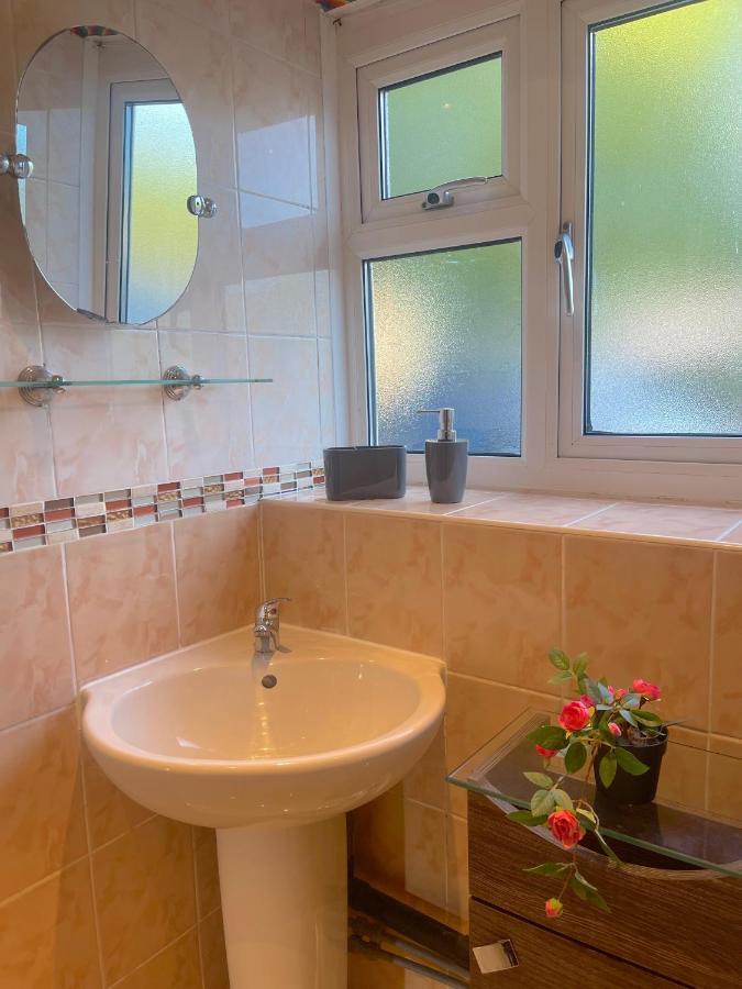 Pinner303 Alexandra Avenue Ha2 9Dxアパートメント エクステリア 写真